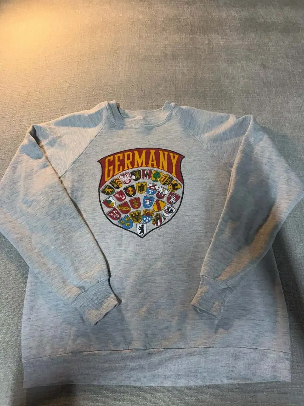 Vintage 1988 Jerzees Germany Cities Coat of Arms Crest Souvenir Crewneck Sweatsh